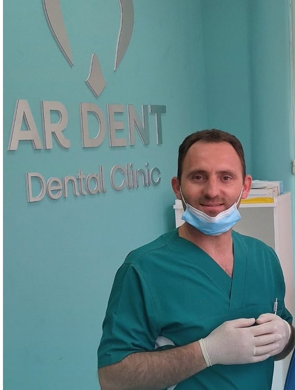 Foto: Dr. Ardian Kozhani - themelues i "Ar Dent"