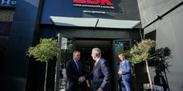 Abdixhiku diskuton me shefin e ri të BE-së për konstituimin e Kuvendit