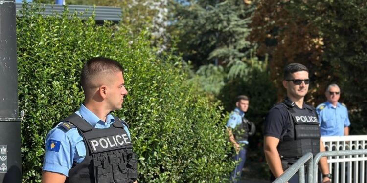 Njësia Speciale rrethon Qeverinë para verdiktit për ish-krerët e UÇK-së/Pamje
