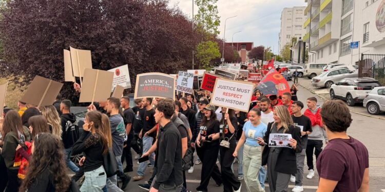 Nis protesta e studentëve kundër vendimit të Speciales