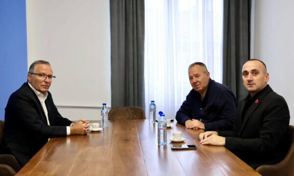 Hamza pret në takim udhëheqësit e OVL të UÇK’së: Më 1 tetor, të gjithë në shesh kundër padrejtësisë