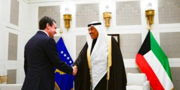 Kurti kërkon mbështetjen e Kuvajtit që Kosova të fitojë statusin e vëzhguesit në OBI
