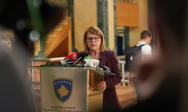 Bajrami: S’kam informacione se ka mbledhje të grupit parlamentar tash, për Kushtetuesen bisedoni me Jehonën