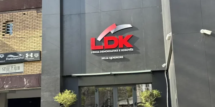 Zhvillime në LDK- Kryesia e përfundoi takimin, tani mblidhet Grupi Parlamentar