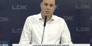 “Kaq munda”, Abdixhiku flet për përcarje: Me 12 deputete do te jem në sallë kur votohet Presidenti