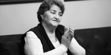 “Përjetë të pikëlluar për ty Nanë”, Besnik Tahiri njofton për ndarjen nga jeta të nënës së tij