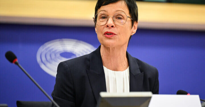 “Nuk ka vend në BE”, Marta Kos paralajmëron Serbinë për glorifikimin e Mlladiqit