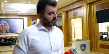 Sadiku tregon pse u rreshtua pro Presidentit: S’jam përkrahës i Kurtit, as s’jam armik i 6 deputetëve që refuzuan marrëveshjen