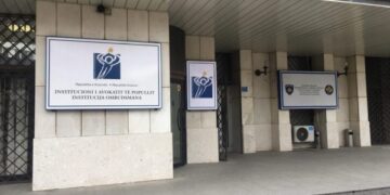 Avokati i Popullit: Kriteret e qeverisë për pagën e 13-të cenojnë barazinë dhe pritshmërinë legjitime