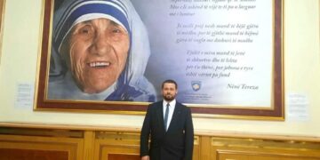 Hoxha Labinot Maliqi në Ditën Ndërkombëtare të Bamirësisë kujton Nënën Terezë: Kombi shqiptar është më i fortë kur secili e ruan besimin e vet, respekton tjetrin dhe punon për të mirën e përbashkët