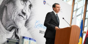 Kurti në përvjetorin e vde’kjes së Nënës Terezë: Ishte grua e madhe, ajo u shndërrua në urë jo në mur
