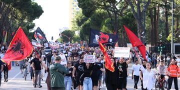 98 ditë protestë në Shqipëri- Qytetarët mblidhen sërish në shesh!