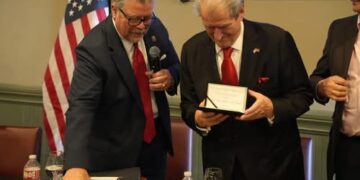 Berisha nderohet me Çelësin e Qytetit të Mesquite, Teksas: Kontribut për forcimin e marrdhënieve Shqipëri-SHBA