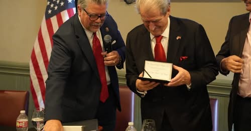 Berisha nderohet me Çelësin e Qytetit të Mesquite, Teksas: Kontribut për forcimin e marrdhënieve Shqipëri-SHBA