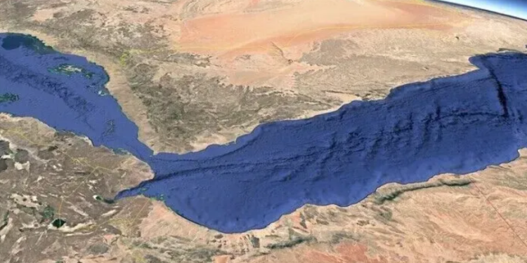Tubacioni kryesor i naftës në Arabinë Saudite goditet nga predha