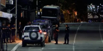 Policia me plan operativ në veri: Ndalohen veturat me simbole kombëtare