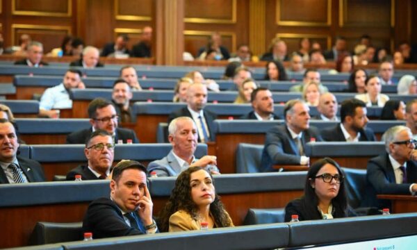 Lutfi Haziri thotë se s’ka më bisedime me VV’në për çështjen e Presidentit pa vendim të Gjykatës Kushtetuese