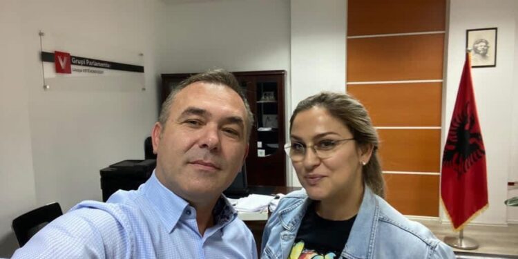 Gruaja e Rexhep Selimit reagon nga Haga