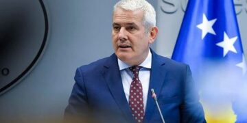 Sveçla dhe drejtori i AKI-së në Qeveri në ditën e verdiktit për katërshen e UÇK-së