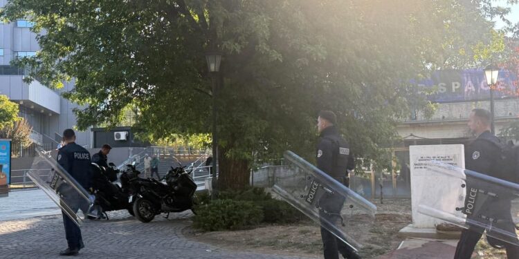 Forca të shtuara të Policisë te Qeveria