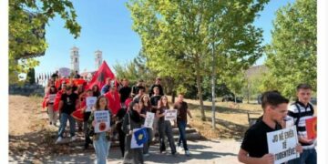 “Jo në emër të studentëve”, protestë në Prishtinë pas vendimit në Hagë