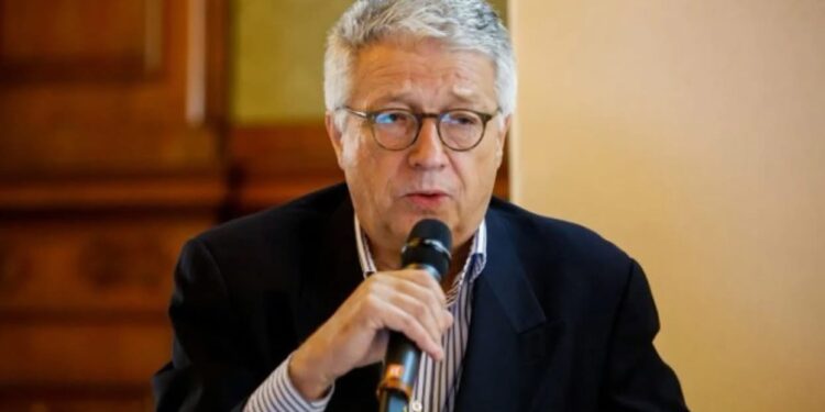Diplomati austriak Wolfgang Petritsch për Hashim Thaçin: Kisha përshtypjen se ishte i ngrirë nga frika