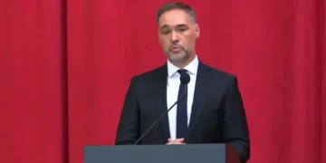 ‘Ora vazhdon’, djali i Flora Brovinës: Të vazhdojmë të unifikuar për të forcuar shtetin dhe kombin!