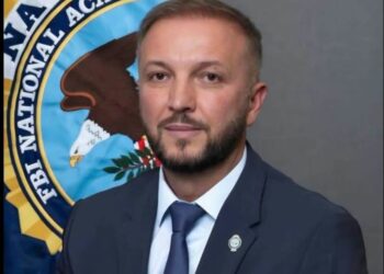 Kapiteni i Policisë së Kosovës përfundon me sukses Akademinë Kombëtare të FBI-së