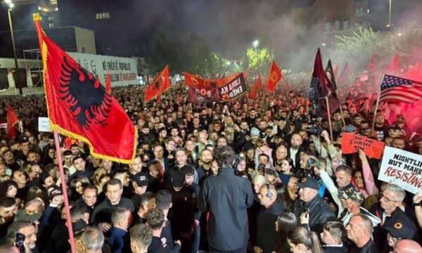 Ramë Lahaj dhe Kaltrina Mikushnica mes folësve të natës së shtatë të protestës “Jo në emrin tim”