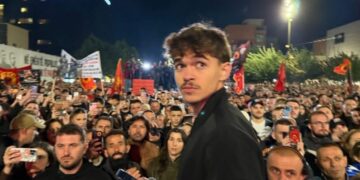 Nipi i Rexhep Selimit në protestë: Ne nuk trashëguam vetëm një shtet, trashëguam një amanet