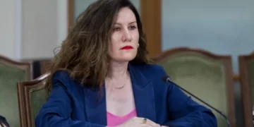 Nga arresti shtëpiak te dorëzimi në Morinë, çfarë dihet për rastin e Vlora Hysenit
