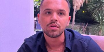 Ylli Limani mysafir në natën e tetë të protestës “Jo në emrin tim”