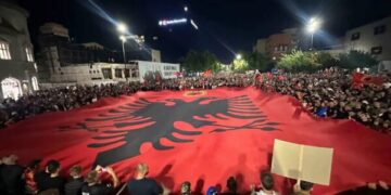 Organizimi i protestave, Ministria e Jashtme britanike lëshon njoftim për shtetasit e saj që duan të udhëtojnë për Kosovë