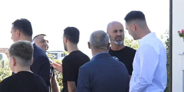 Biseda e familjarit të heroit Afrim Bunjaku me Klestor Veselin: “Kadria na maroi këtë…”