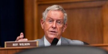 Kongresmeni amerikan publikon letrën drejtuar EPP-së në Evropë: Vuçiq dhe partia e tij e korruptuar janë kundër qytetërimit perëndimor