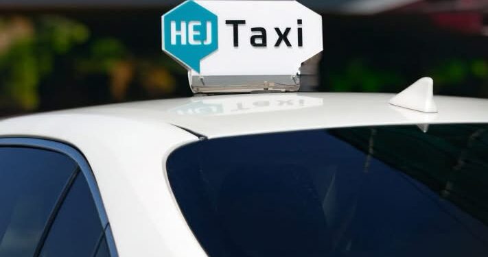 Amerikani kërkoi shofere grua për bashkëshorten, suspendohet punëtori i ‘Hej Taxi’ pas komentit skandaloz