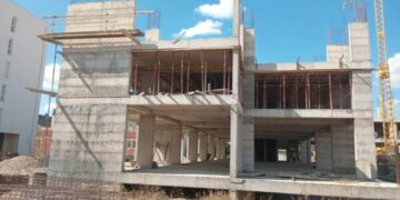 Inspektorati urdhëron ndalimin e punimeve në një objekt ndërtimi në Drenas, gjeti parregullësi në sigurinë në punë