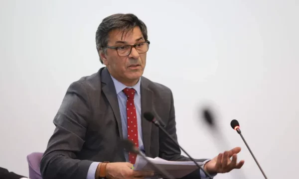 Kryeziu e pyet LVV-në: A është kontrolli i Presidentit më i rëndësishëm se funksionimi i institucioneve e shmangia e zgjedhjeve?