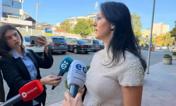Deputetja e VV-së: PDK-ja nuk e ka luksin të kushtëzojë çështjen e Presidentit me ligjin për Specialen