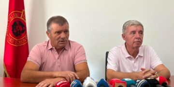 Jashari paralajmëron reagim në rast të një vendimi politik në Hagë, thotë se kush e fyen UÇK-në, fyen edhe shtetësinë e Kosovës