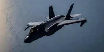 Bllokimi detar kundër Iranit, avioni i padukshëm amerikan patrullon mbi ujërat rajonale