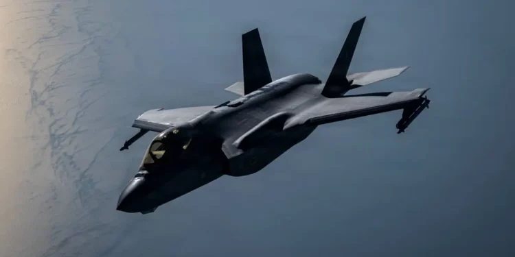 Bllokimi detar kundër Iranit, avioni i padukshëm amerikan patrullon mbi ujërat rajonale