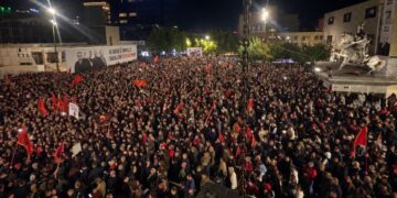 Hoxhaj nga protesta: Një popull i bashkuar rreth lirisë së vet nuk mund të mposhtet