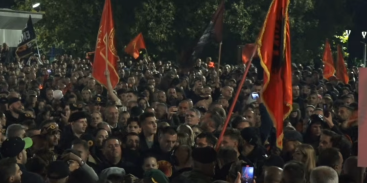 Nata e 13-të të protestës “Jo në emrin tim”, këta janë folësit