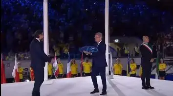 Flamuri i Lojërave Mesdhetare ‘niset’ për Prishtinë – Rama në ceremoninë madhështore në Taranto