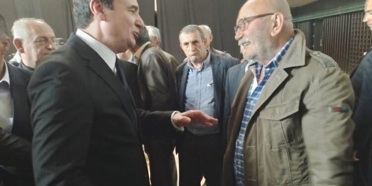 Çun Lajçi del kundër Albin Kurtit: A s’u ngope me inatet e të tri partive? A s’the se ne s’jemi si ata?