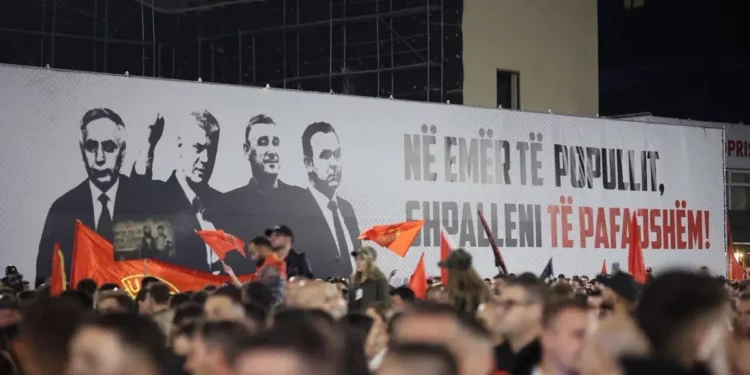 “Të jemi shumë, të jemi bashkë”, Lira ka Emër bën thirrje për pjesëmarrje të madhe sonte
