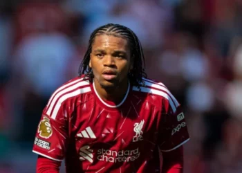 Talenti i Liverpoolit duhet t’i përmbahet një rregulli strikt të Premierligës, pasi ka mbushur 18 vjeç