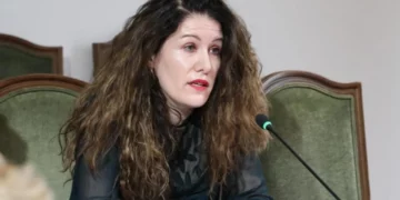SPAK lëshon arrest shtëpiak për Vlora Hyseni, pezullohet nga detyra për kryespiunia shqiptare