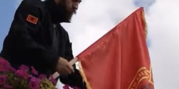 Çlirim Haziri nis iniciativën: Ta veshim Kosovën me flamujt e UÇK-së, vendose edhe ti në shtëpinë tënde